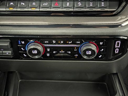 Used 2023 Chevrolet Silverado 1500 ZR2 w/ Technology Package AWD/4WD image 17