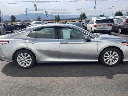 Used 2020 Toyota Camry LE w/ Carpet Mat Package FWD image 7