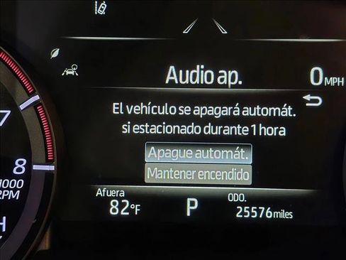 Used 2024 Toyota Highlander XLE FWD image 13