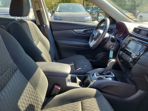 Used 2019 Nissan Rogue S image 32