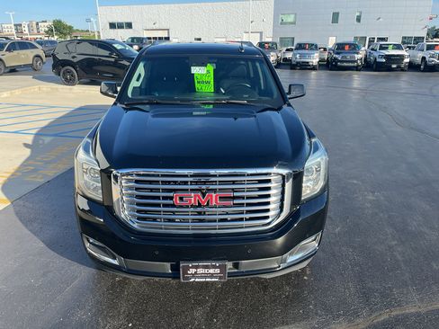 Used 2018 GMC Yukon XL SLT w/ Premium Edition AWD/4WD image 4