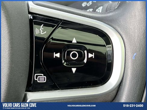 Used 2020 Volvo XC90 T6 Momentum w/ Protection Package image 21