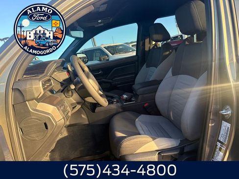 Used 2025 Toyota Tacoma TRD Off-Road AWD/4WD image 5