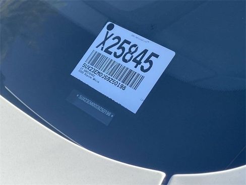 Certified 2025 BMW X7 xDrive40i w/ Premium Package image 34