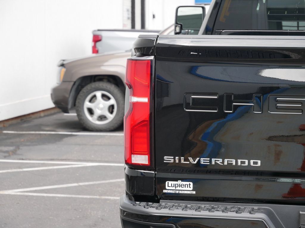 New 2026 Chevrolet Silverado 2500 High Country w/ High Country Premium Package AWD/4WD image 5