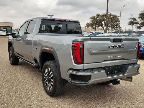 Used 2025 GMC Sierra 2500 Denali Ultimate image 3