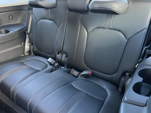 New 2025 Honda Pilot Touring image 12