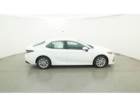 Used 2023 Toyota Camry LE image 12
