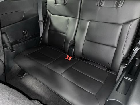 Used 2023 Ford Explorer XLT w/ Equipment Group 202A image 13