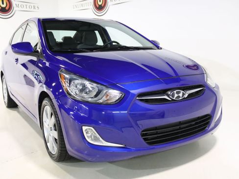 Used 2013 Hyundai Accent GLS w/ Premium Pkg FWD image 14