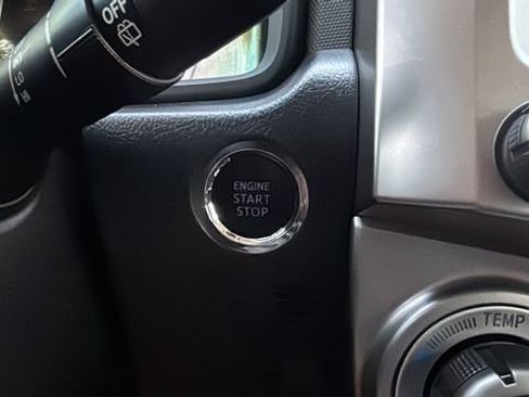 Used 2022 Toyota 4Runner Limited RWD image 29