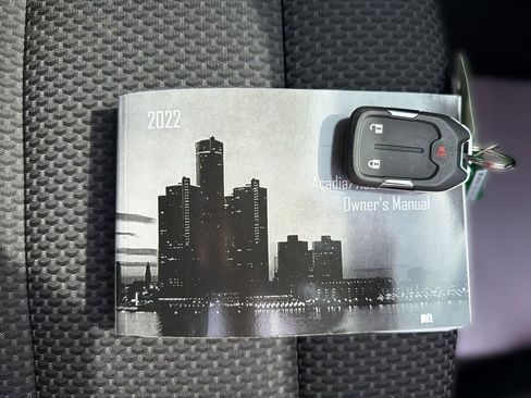 Used 2022 GMC Acadia SLE w/ LPO, Floor Liner Package image 39