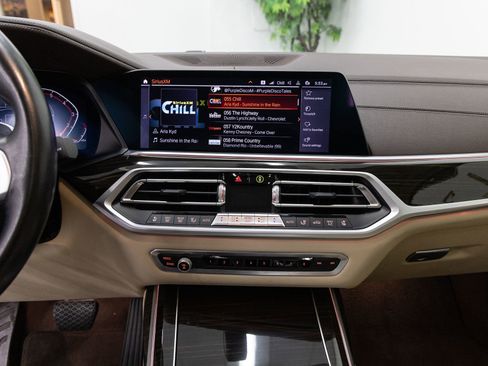 Used 2019 BMW X7 xDrive50i w/ Luxury Seating Package image 18