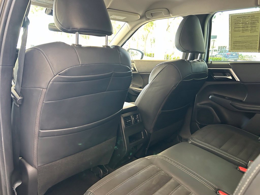 Used 2023 Mitsubishi Outlander SE FWD image 35
