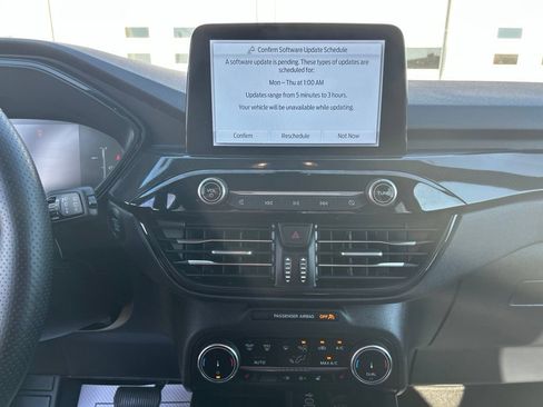 Used 2025 Ford Escape ST-Line Select AWD/4WD image 23