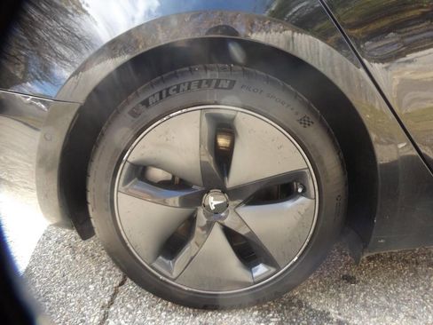 Used 2019 Tesla Model 3 Standard Range Plus RWD image 21