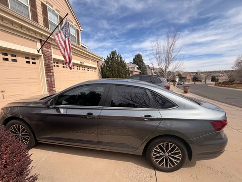 Used 2019 Volkswagen Jetta SE w/ Cold Weather Package image 3