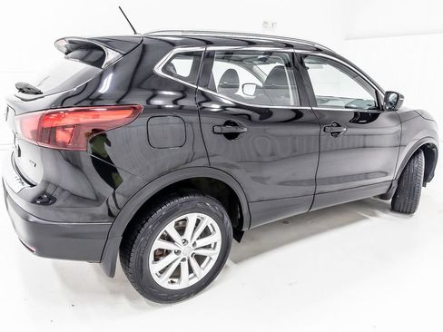 Used 2018 Nissan Rogue Sport SV w/ SV All-Weather Package FWD image 8
