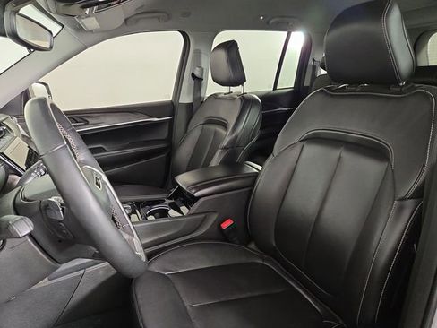 Used 2022 Jeep Grand Cherokee Limited image 14