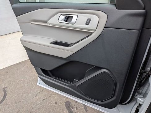 New 2026 Ford Explorer Active image 22