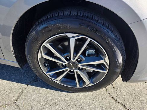 Used 2023 Kia Forte LXS w/ LXS Technology Package image 9