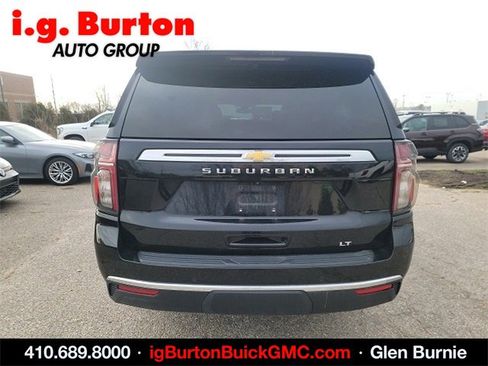 Used 2022 Chevrolet Suburban LT image 5