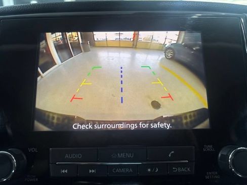 Used 2022 Nissan Titan SV AWD/4WD image 23