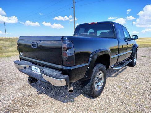 Used 2004 Chevrolet Silverado 2500 LT w/ Skid Plate Package AWD/4WD image 5