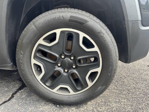 Used 2016 Jeep Renegade Trailhawk w/ Popular Equipment Group image 5