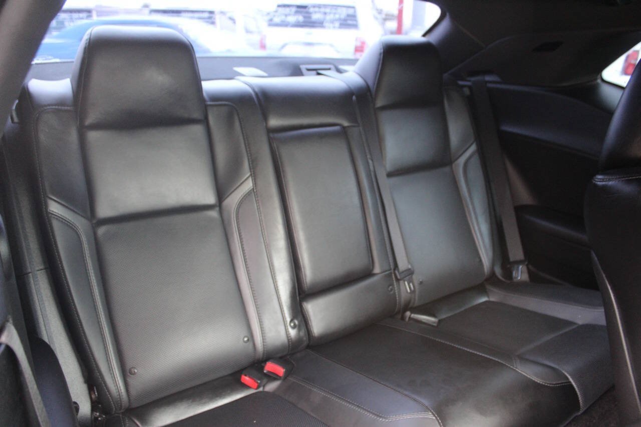 Used 2018 Dodge Challenger SXT Plus RWD image 11