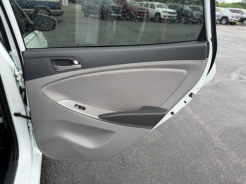 Used 2016 Hyundai Accent SE w/ Option Group 02 FWD image 17
