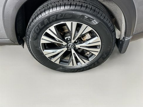 Used 2023 Nissan Rogue SV FWD image 11