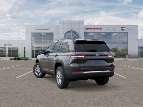 New 2025 Jeep Grand Cherokee Laredo X image 3