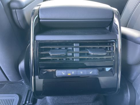 Used 2024 Land Rover Range Rover Sport Dynamic SE image 33