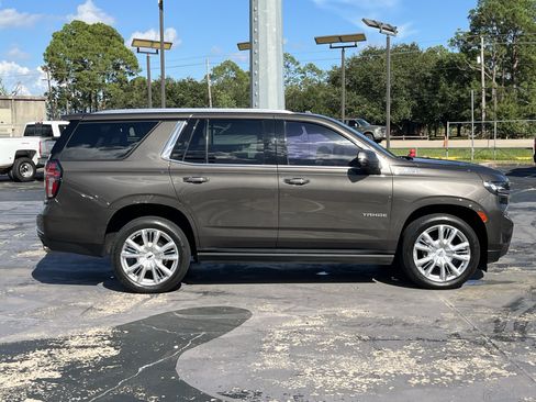 Used 2021 Chevrolet Tahoe High Country w/ Premium Package RWD image 14