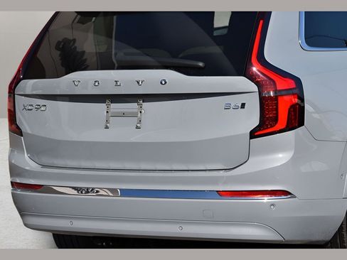 New 2026 Volvo XC90 B6 Plus w/ Protection Package Premier image 30