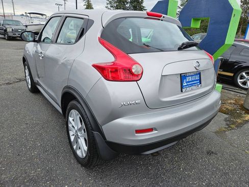 Used 2011 Nissan Juke S FWD image 3