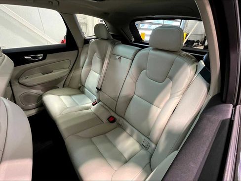 Certified 2023 Volvo XC60 B5 Plus w/ Climate Package image 19