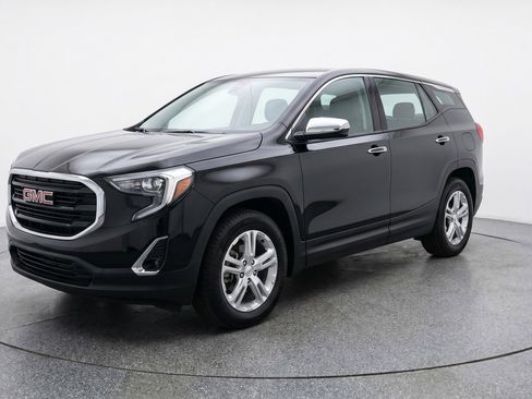 Used 2024 GMC Terrain SLE FWD image 3