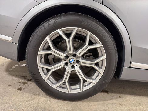 Used 2025 BMW X7 xDrive40i w/ Premium Package image 30