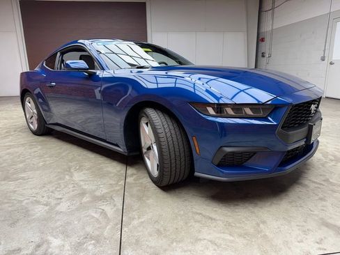 Used 2024 Ford Mustang Coupe image 7