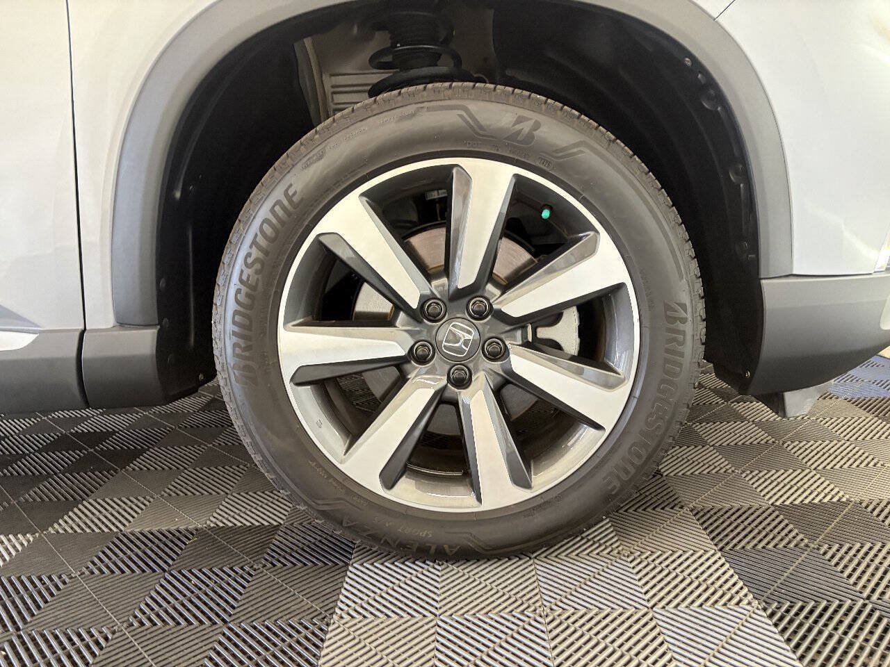 Used 2025 Honda Pilot Elite image 31