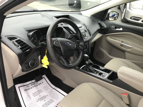 Used 2017 Ford Escape SE w/ SE Cold Weather Package AWD/4WD image 11