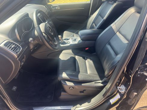 Used 2018 Jeep Grand Cherokee Limited AWD/4WD image 18