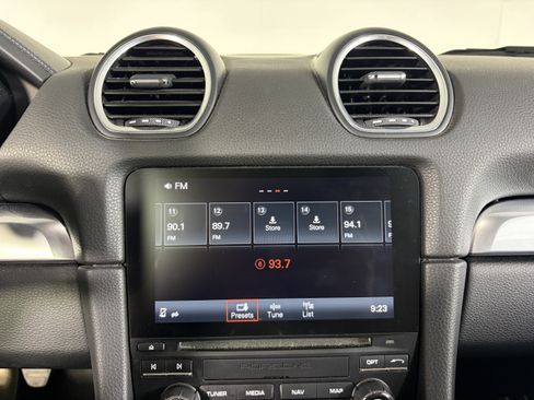Used 2018 Porsche 718 Cayman RWD image 12