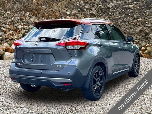 Used 2020 Nissan Kicks SR w/ SR Premium Package FWD image 2