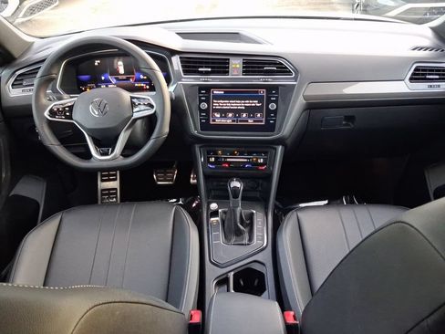 Certified 2023 Volkswagen Tiguan SE R-Line FWD image 9