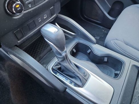 Used 2023 Nissan Frontier SV image 28