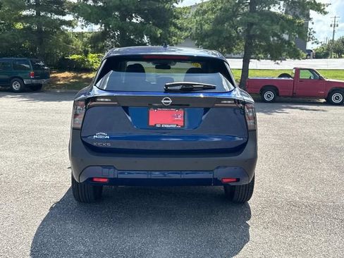 Certified 2025 Nissan Kicks SV FWD image 5