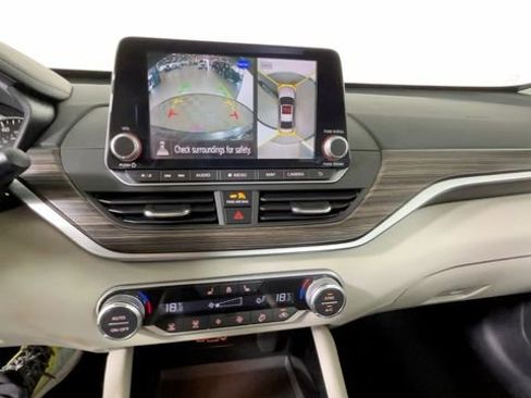 Used 2021 Nissan Altima 2.5 Platinum AWD/4WD image 32
